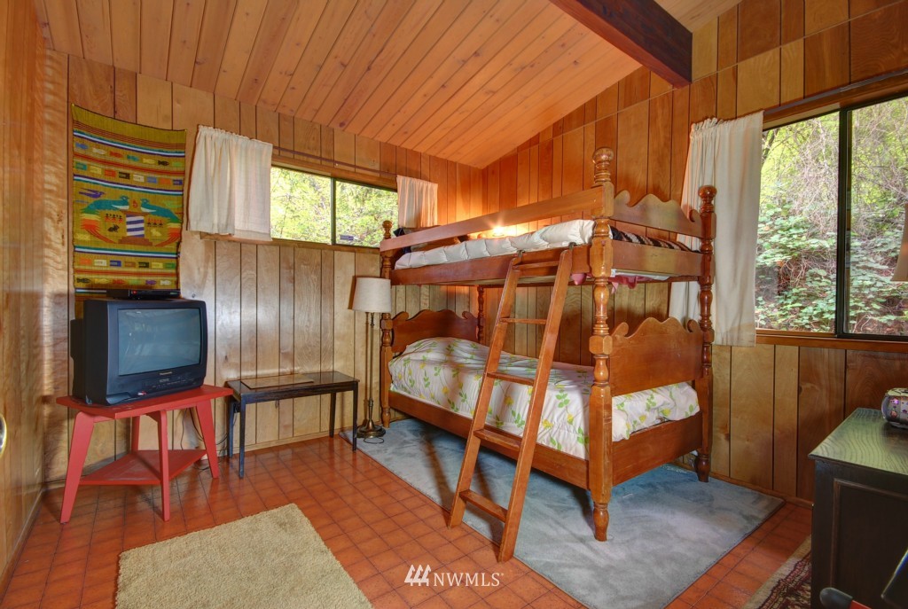 1665 North Bluff Road Greenbank, WA 98253 - Photo 11 of 15 Gallery Image 11