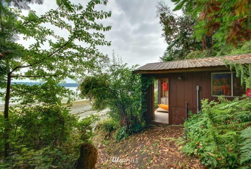 1665 North Bluff Road Greenbank, WA 98253 - Photo 12 of 15 Gallery Image 12