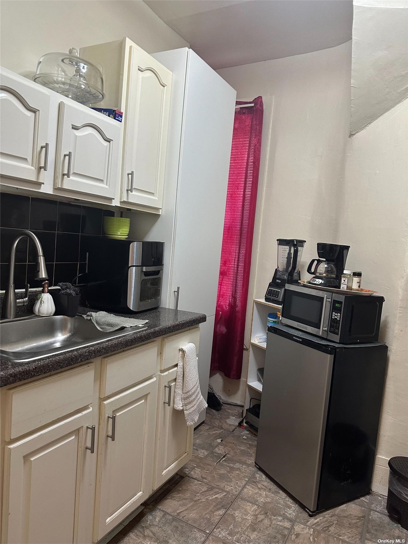 879 Knickerbocker Avenue Brooklyn, NY 11207 - Photo 18 of 21