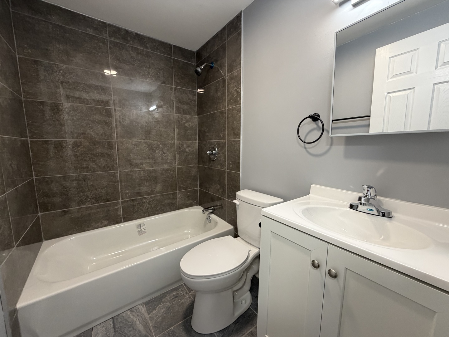 200 Lee Lane Bolingbrook, IL 60440 - Photo 18 of 40