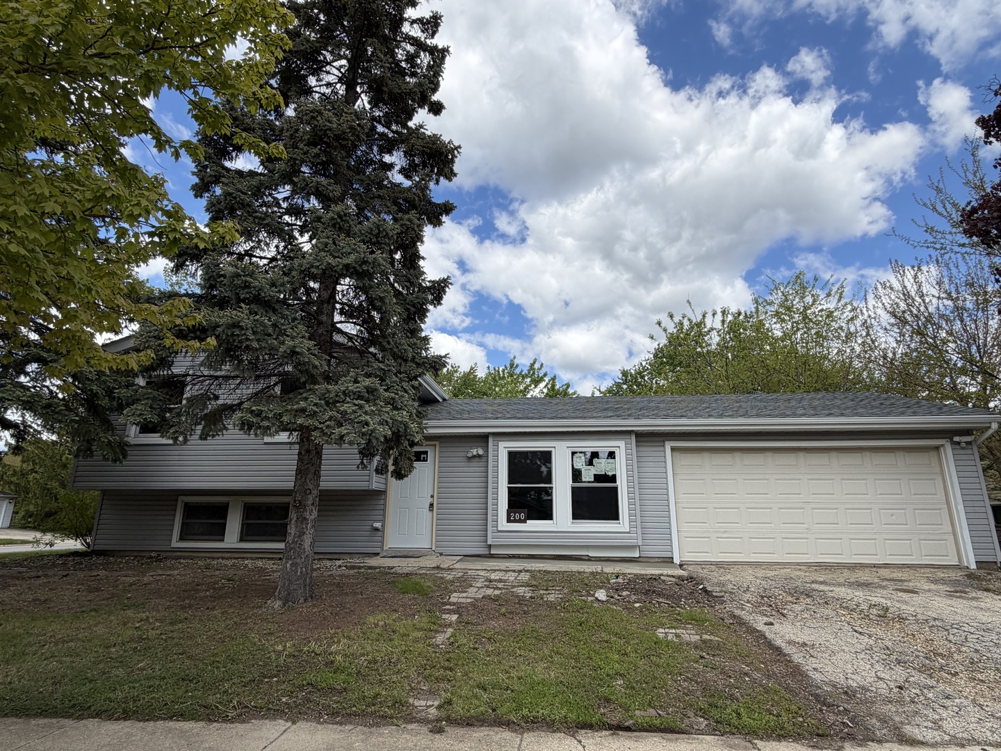 200 Lee Lane Bolingbrook, IL 60440 - Photo 2 of 40