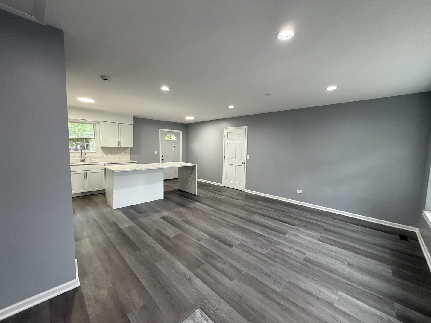 200 Lee Lane Bolingbrook, IL 60440 - Photo 5 of 40