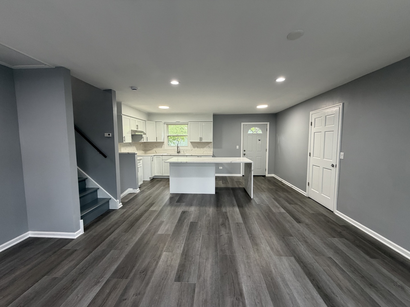 200 Lee Lane Bolingbrook, IL 60440 - Photo 6 of 40