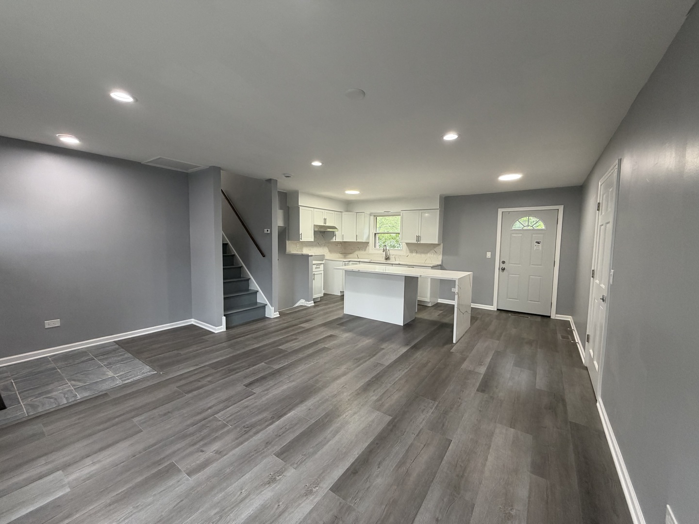 200 Lee Lane Bolingbrook, IL 60440 - Photo 7 of 40