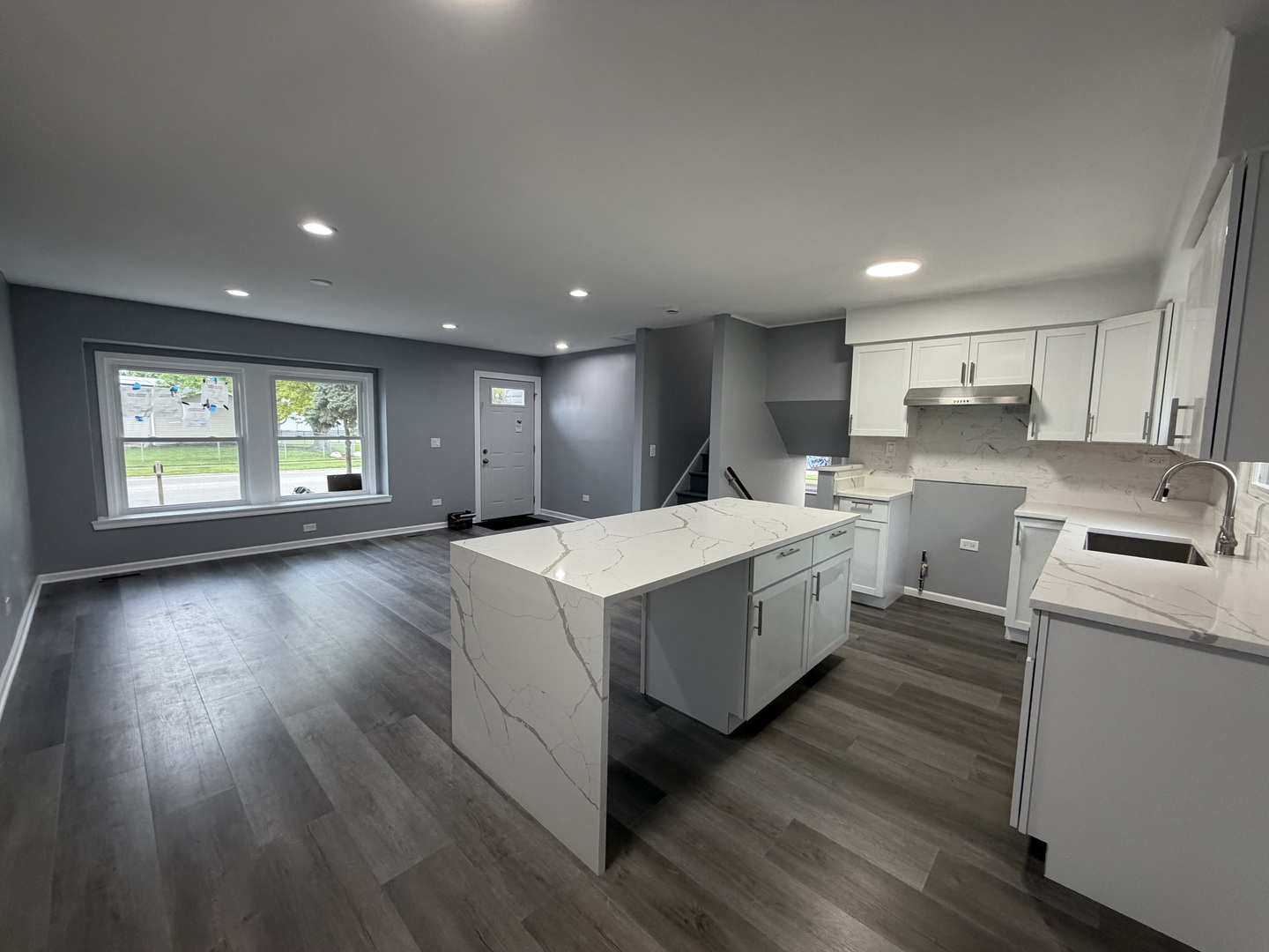 200 Lee Lane Bolingbrook, IL 60440 - Photo 10 of 40
