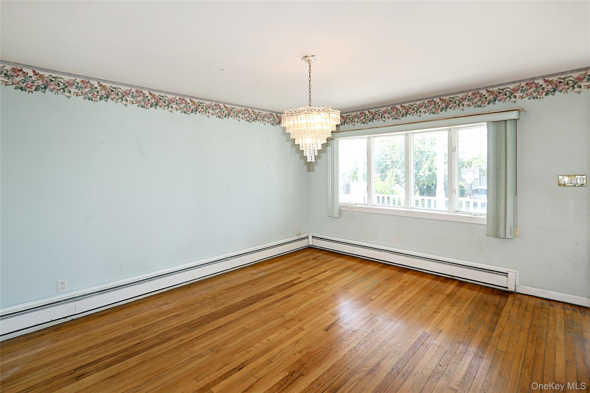 20 East Clearwater Road Lindenhurst, NY 11757 - Photo 8 of 41