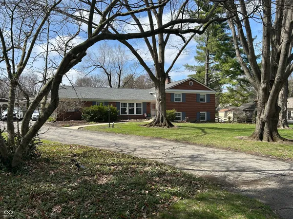 $525,000 | 7432 Glenview Drive West, Indianapolis, IN 46250