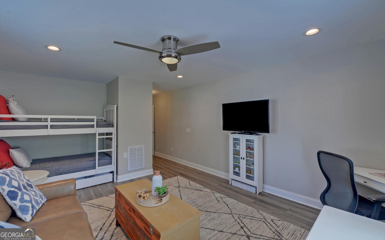 809 Glenn Ferry Road Fair Play, SC 29643 - Photo 32 of 78 a living room with furniture and a flat screen tv