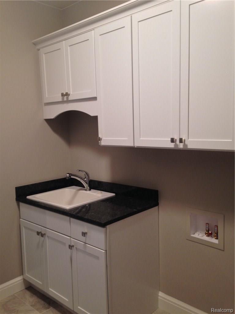 5695 Sovereign Drive Rochester, MI 48306 - Photo 21 of 39 IMG_2583.JPG