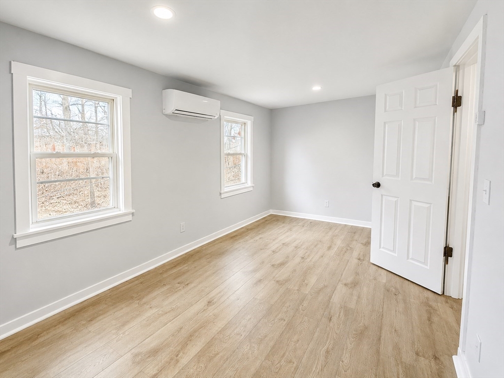 9 Winthrop Street Worcester, MA 01604 - Photo 13 of 20