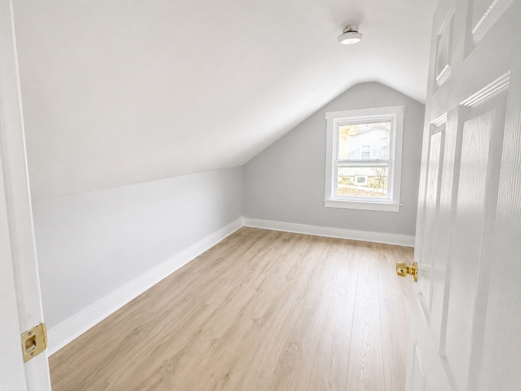 9 Winthrop Street Worcester, MA 01604 - Photo 16 of 20