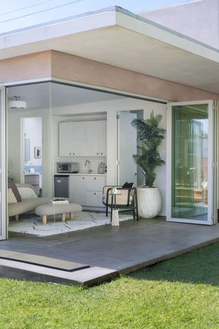 $1,798,665 | 1317 Keniston Avenue, Los Angeles, CA 90019