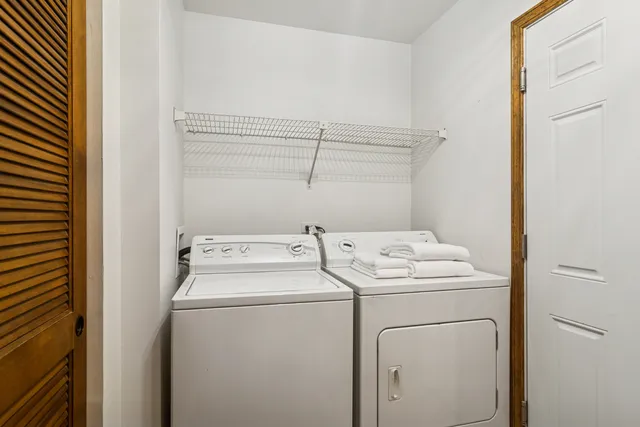 $390,000 | 216 Lexington Avenue, Fox River Grove, IL 60021