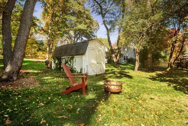 $390,000 | 216 Lexington Avenue, Fox River Grove, IL 60021