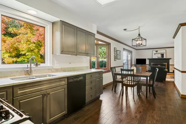 $390,000 | 216 Lexington Avenue, Fox River Grove, IL 60021