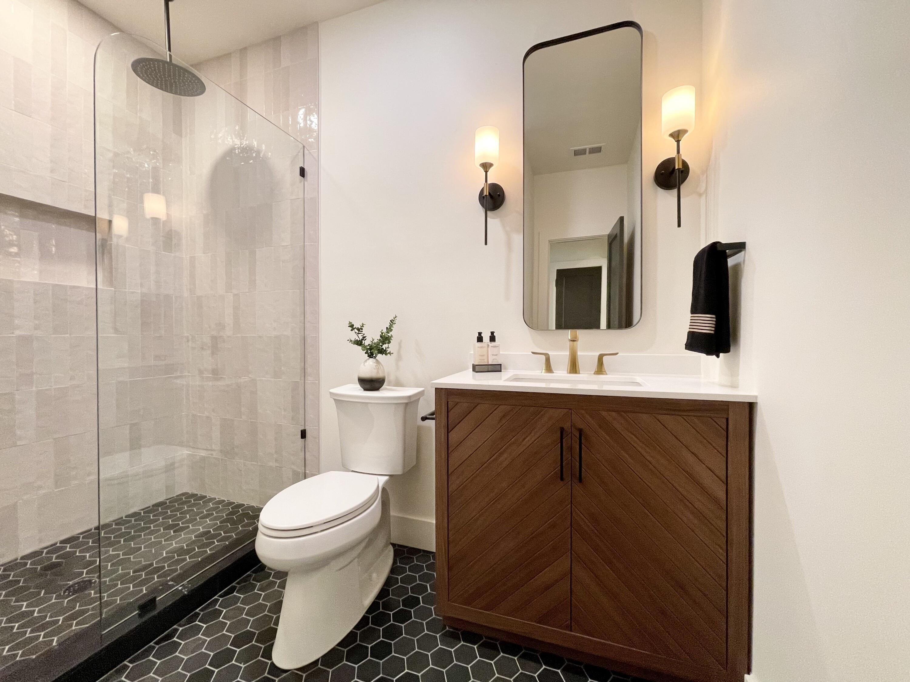 63 Simons Street Charleston, SC 29403 - Photo 23 of 47 405