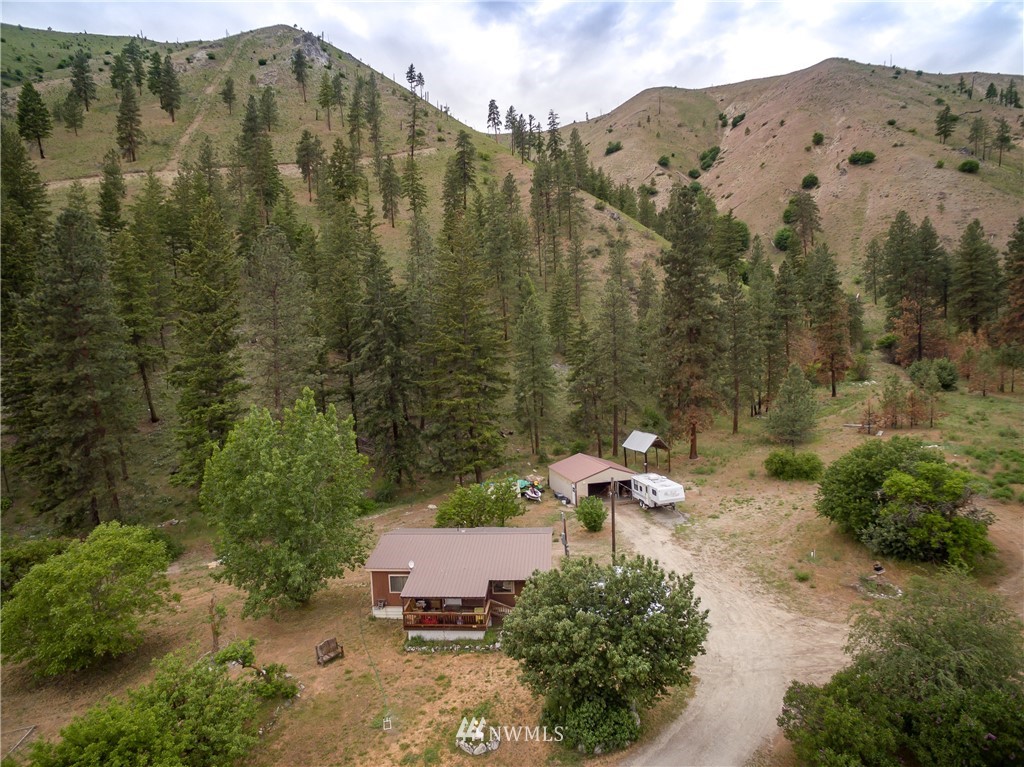 6480 Navarre Coulee Road Chelan, WA 98816 - Photo 2 of 21 Gallery Image 2