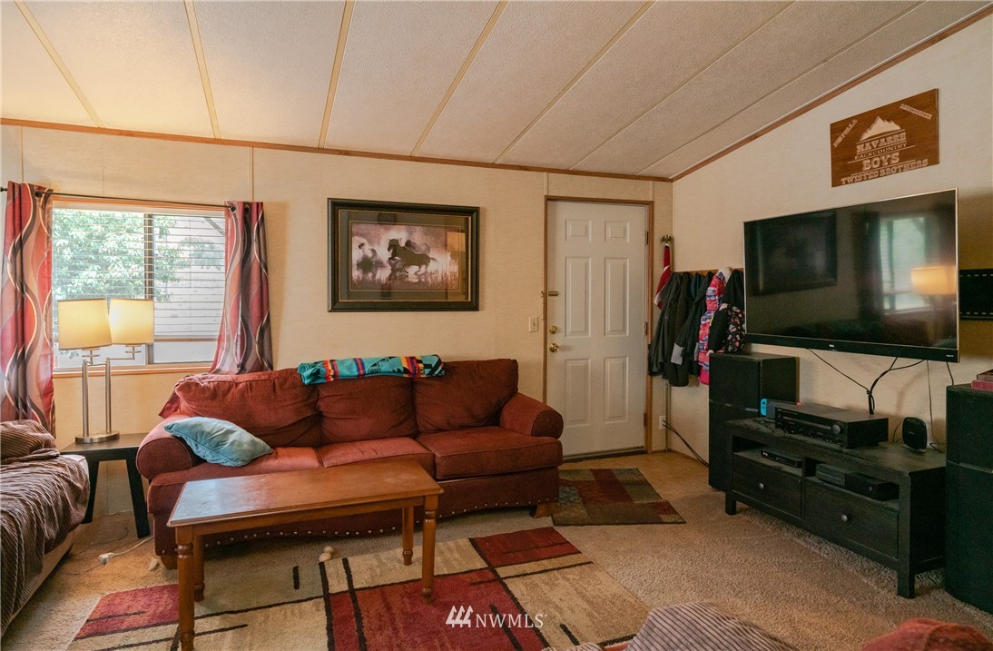 6480 Navarre Coulee Road Chelan, WA 98816 - Photo 3 of 21 Gallery Image 3