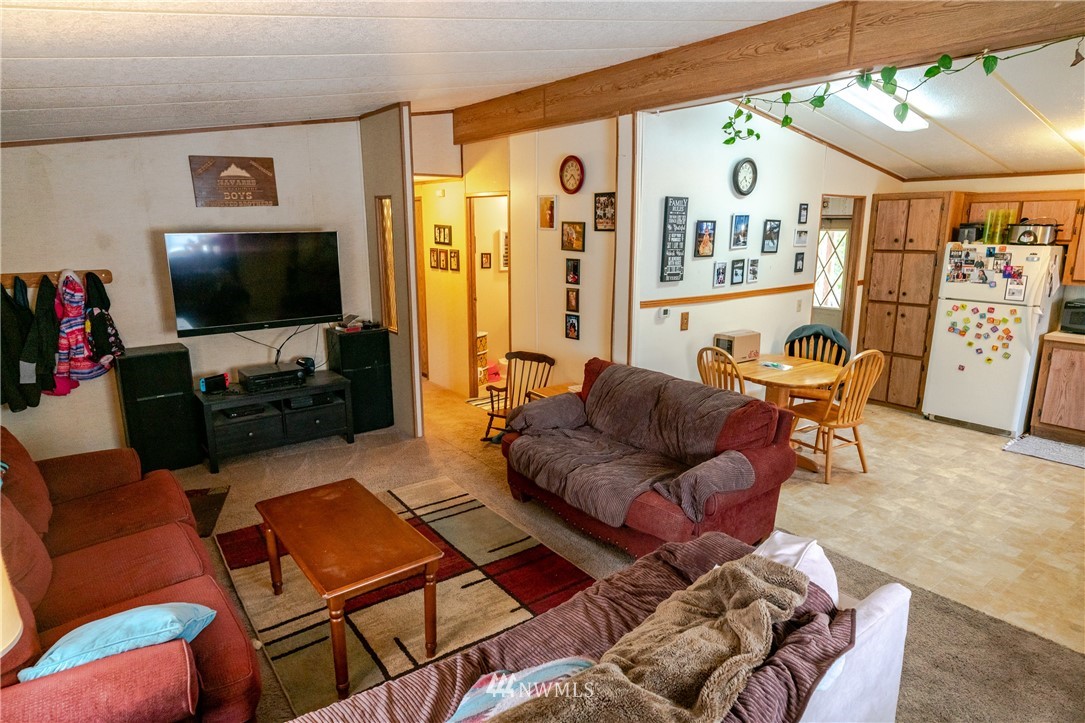 6480 Navarre Coulee Road Chelan, WA 98816 - Photo 4 of 21 Gallery Image 4