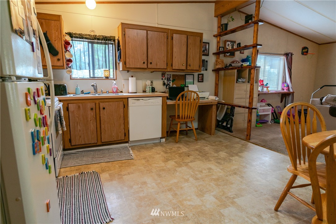 6480 Navarre Coulee Road Chelan, WA 98816 - Photo 6 of 21 Gallery Image 6