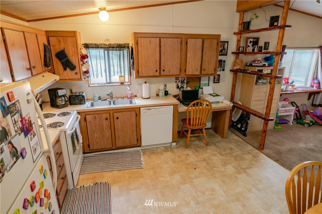 6480 Navarre Coulee Road Chelan, WA 98816 - Photo 8 of 21 Gallery Image 8