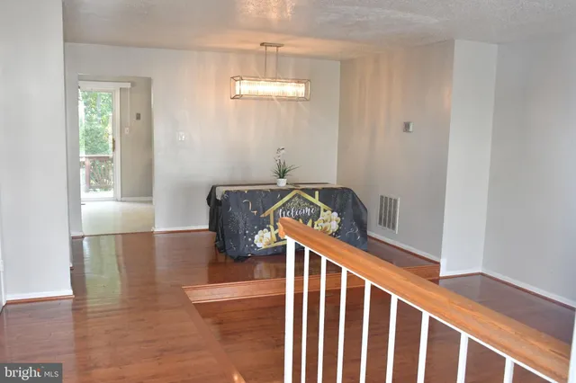 a view of outdoor space yard and front view of a house