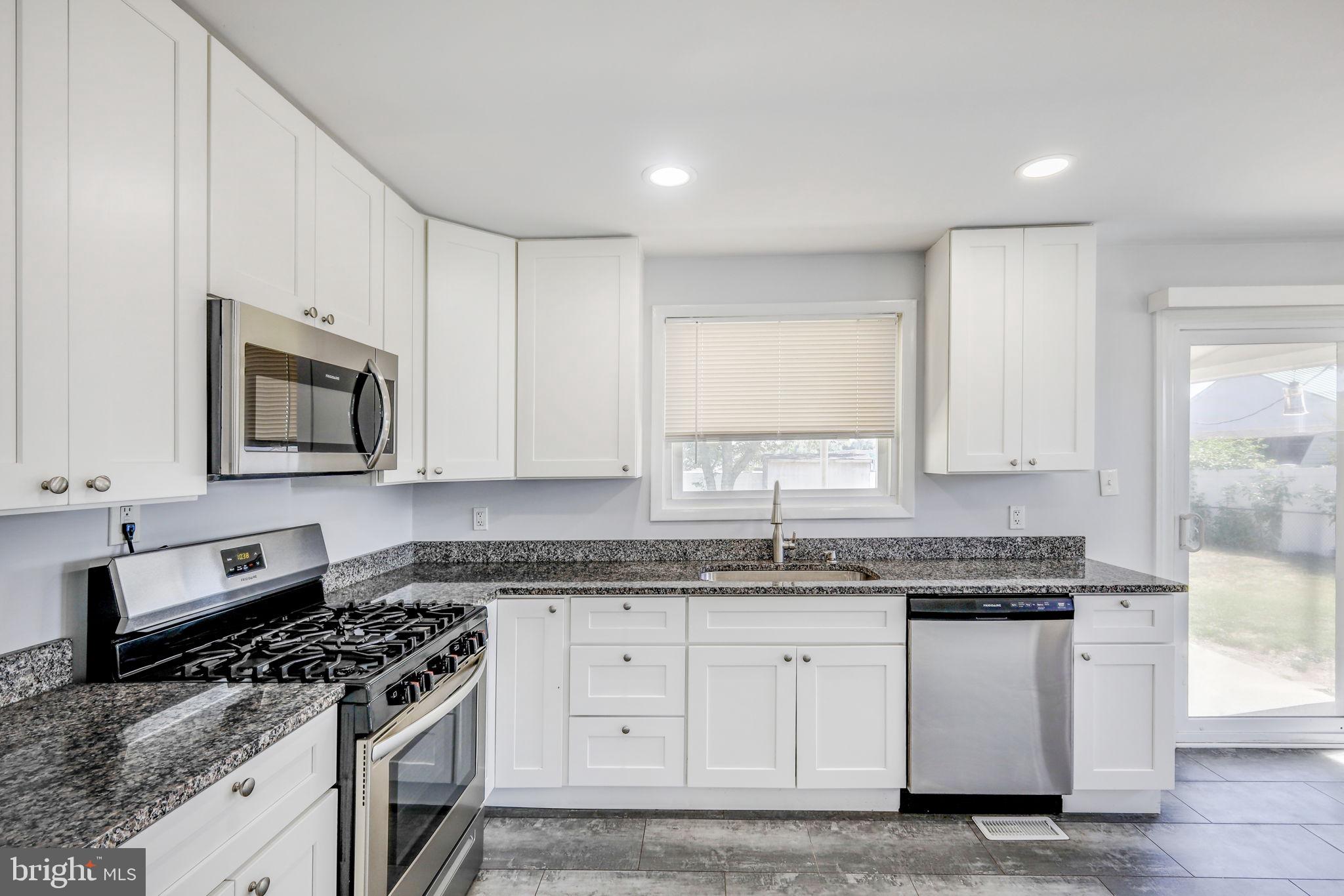 2 Appian Way Pasadena, MD 21122 - Photo 11 of 34