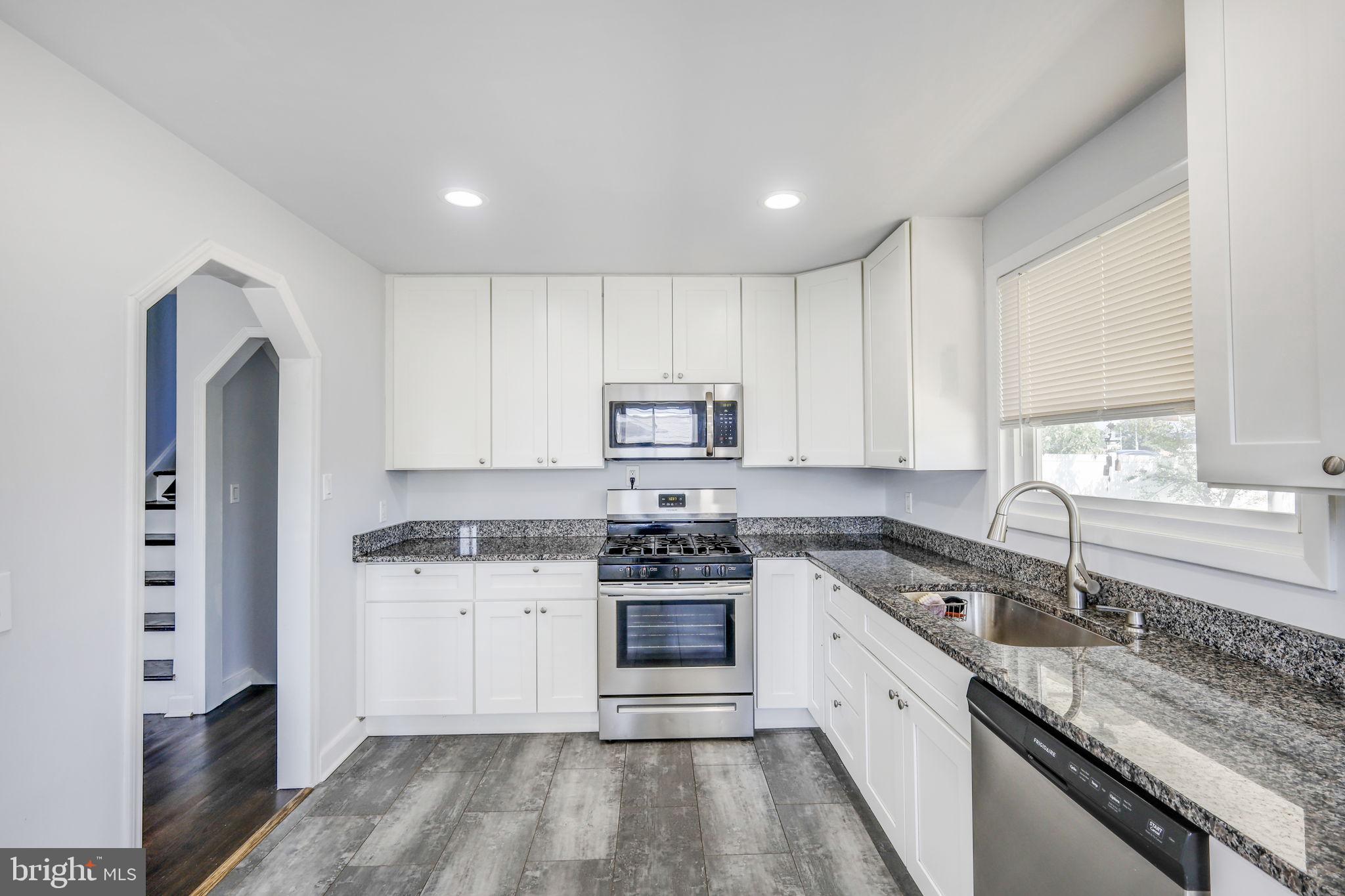 2 Appian Way Pasadena, MD 21122 - Photo 10 of 34