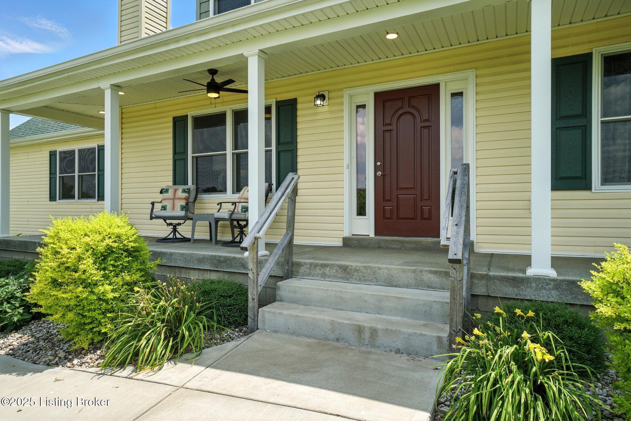 1493 Stapleton Road Shelbyville, KY 40065 - Photo 4 of 51 Front porch