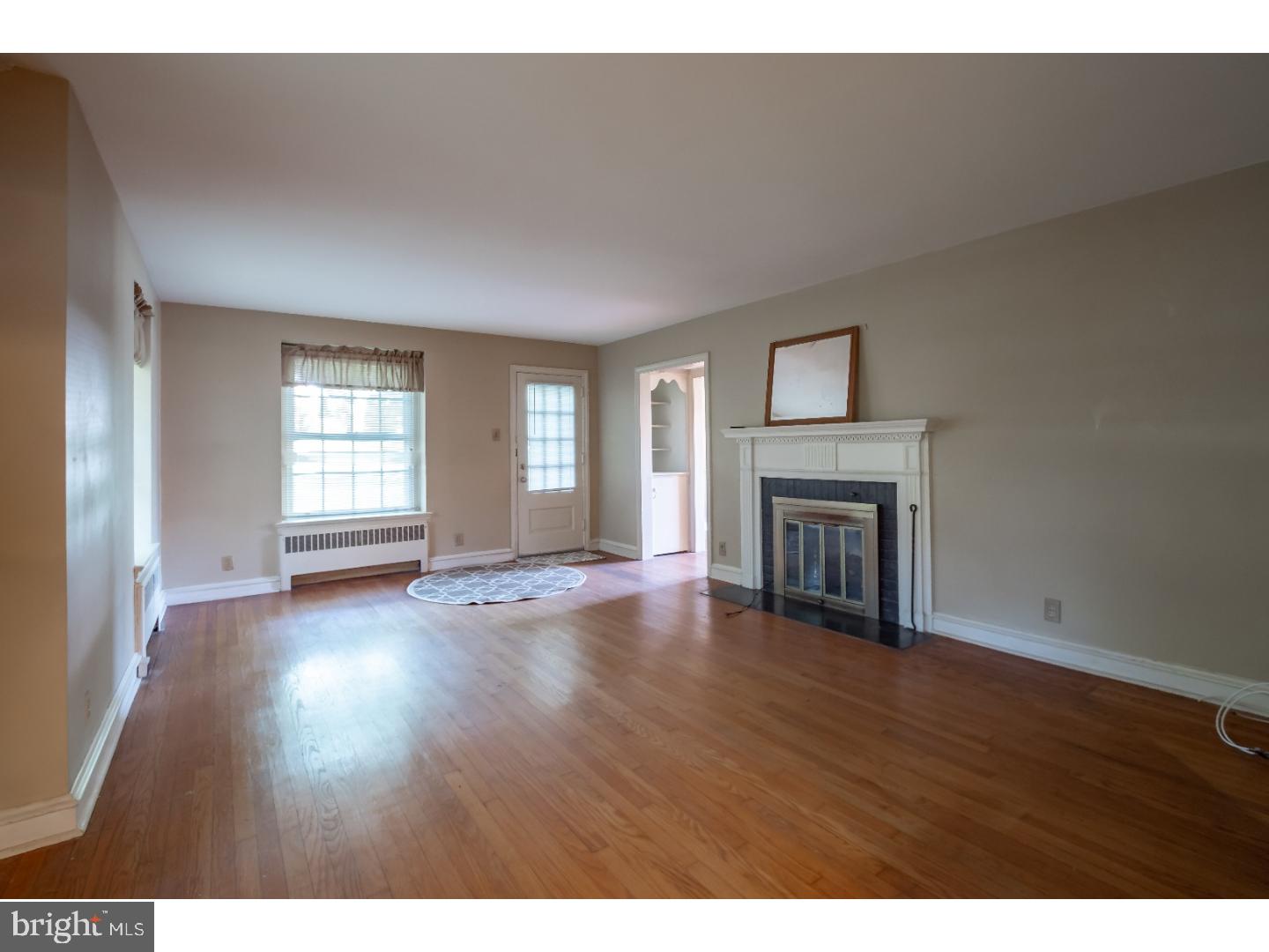777 Arch Street Spring City, PA 19475 - Photo 3 of 22 Living Room