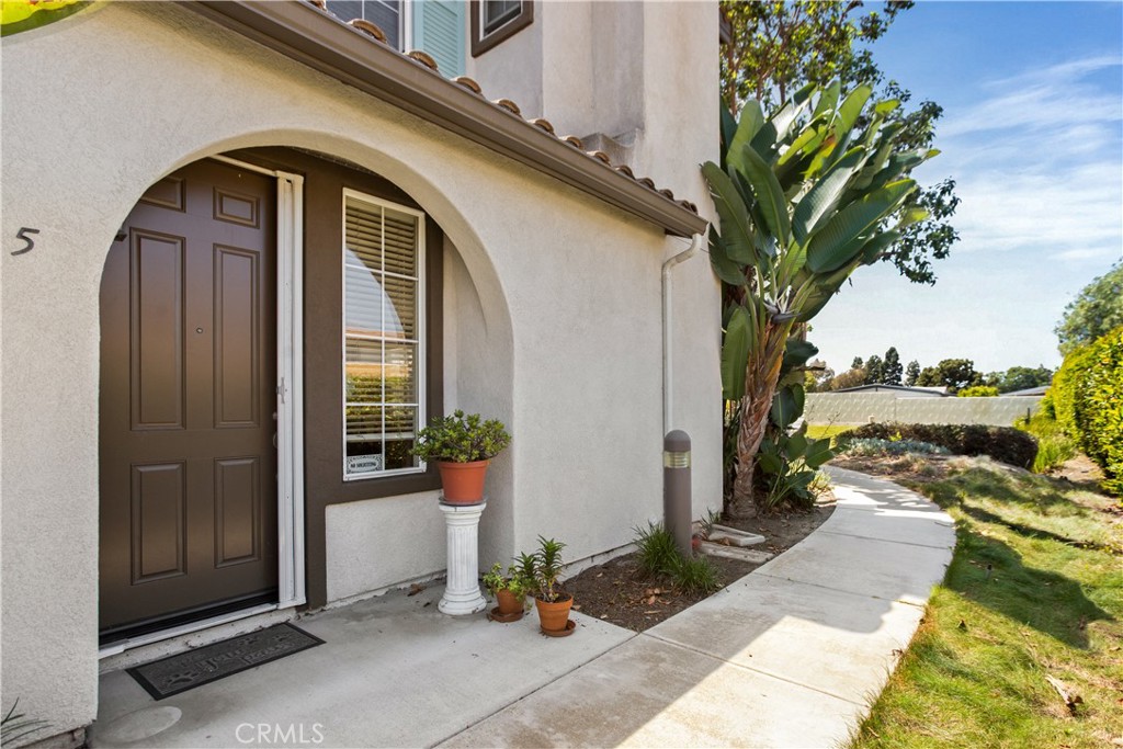 310 Sunset Way, Unit 5 Oceanside, CA 92058 - Photo 2 of 27