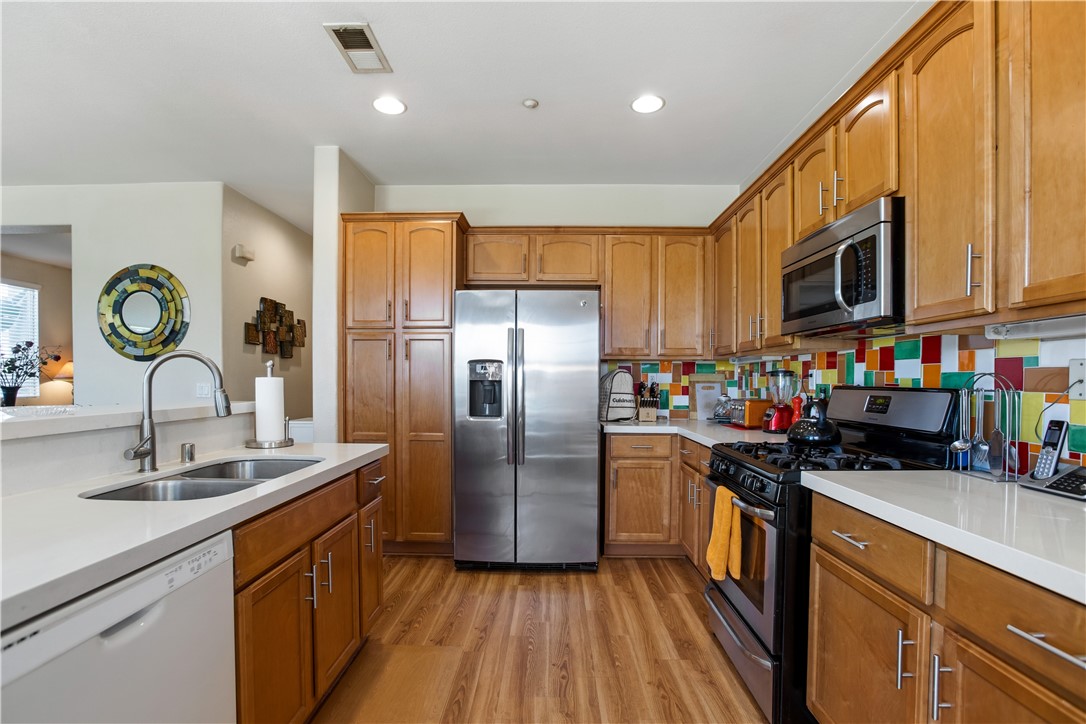 310 Sunset Way, Unit 5 Oceanside, CA 92058 - Photo 5 of 27