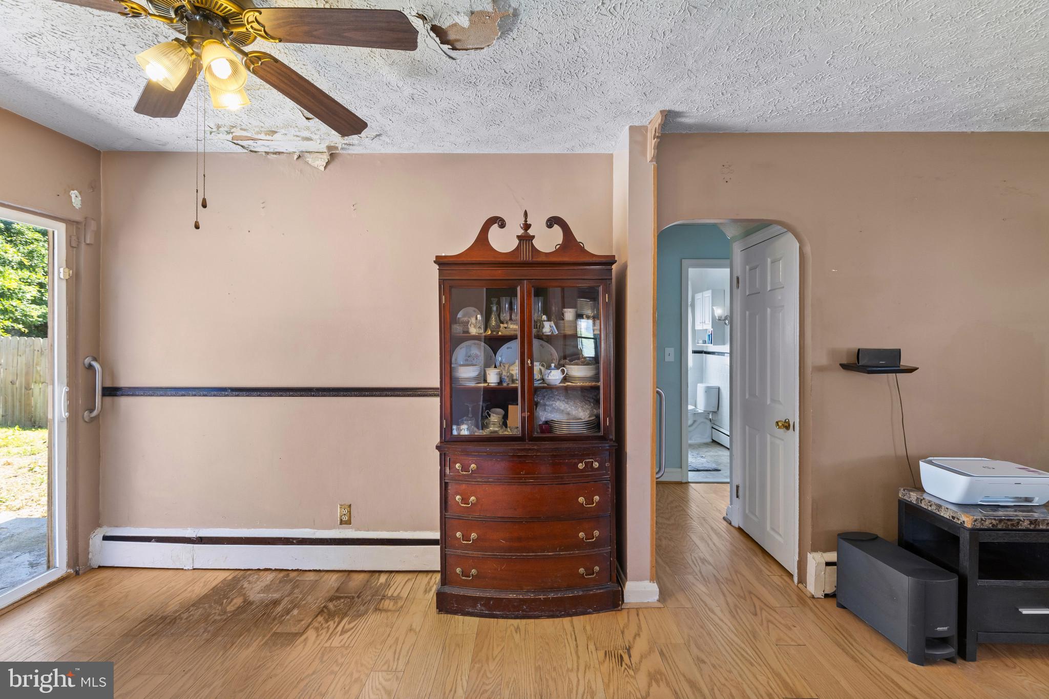 574 Edmondson Avenue Baltimore, MD 21228 - Photo 10 of 30 Dining room