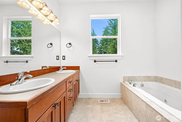 $565,000 | 6 Lake Louise Drive, Bellingham, WA 98229