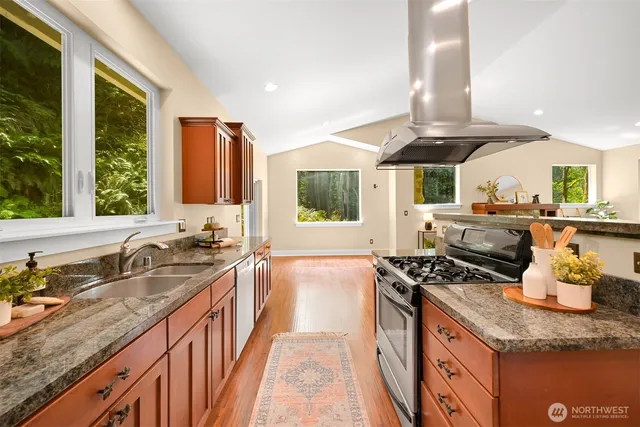 $565,000 | 6 Lake Louise Drive, Bellingham, WA 98229