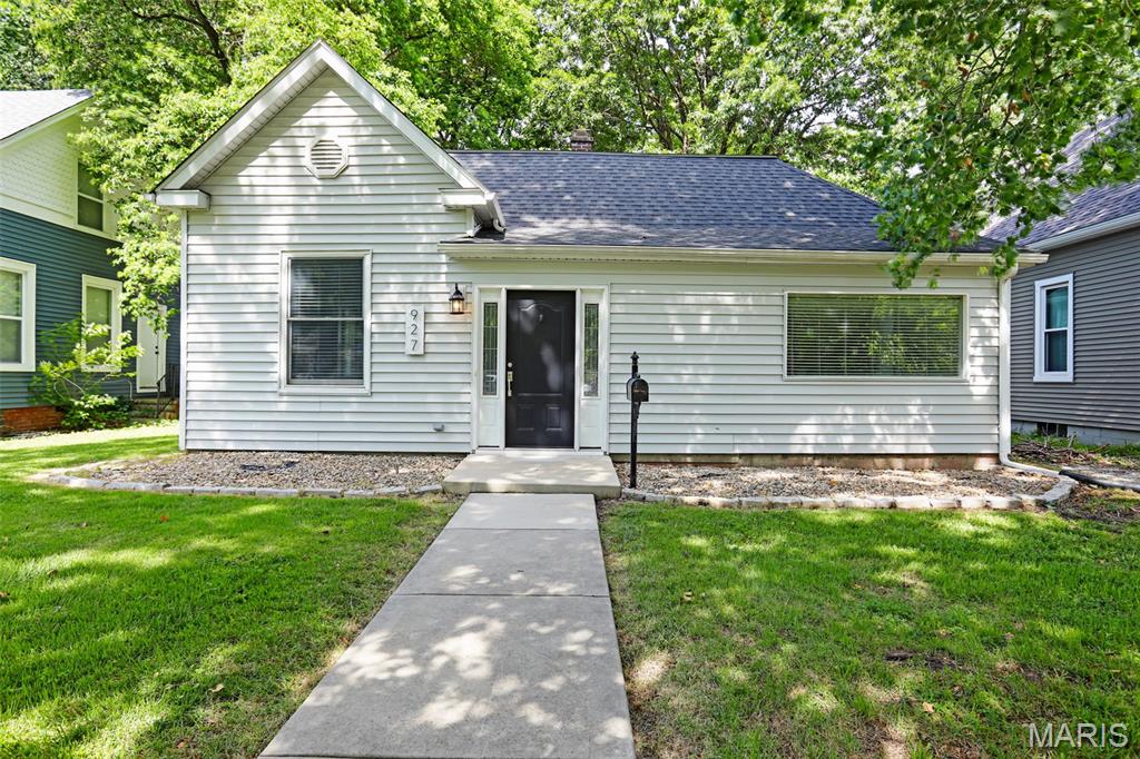 927 Troy Road Edwardsville, IL 62025 - Photo 2 of 27