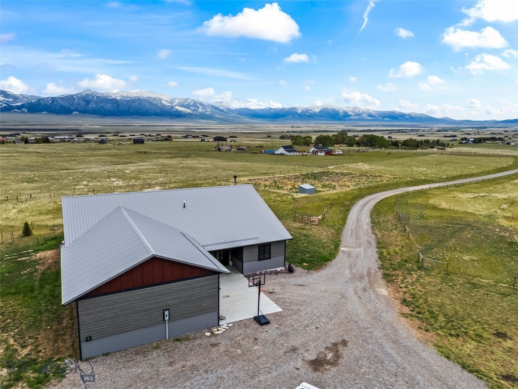 92 Depot Road Ennis, MT 59729 - Photo 3 of 66 Gallery Image 3