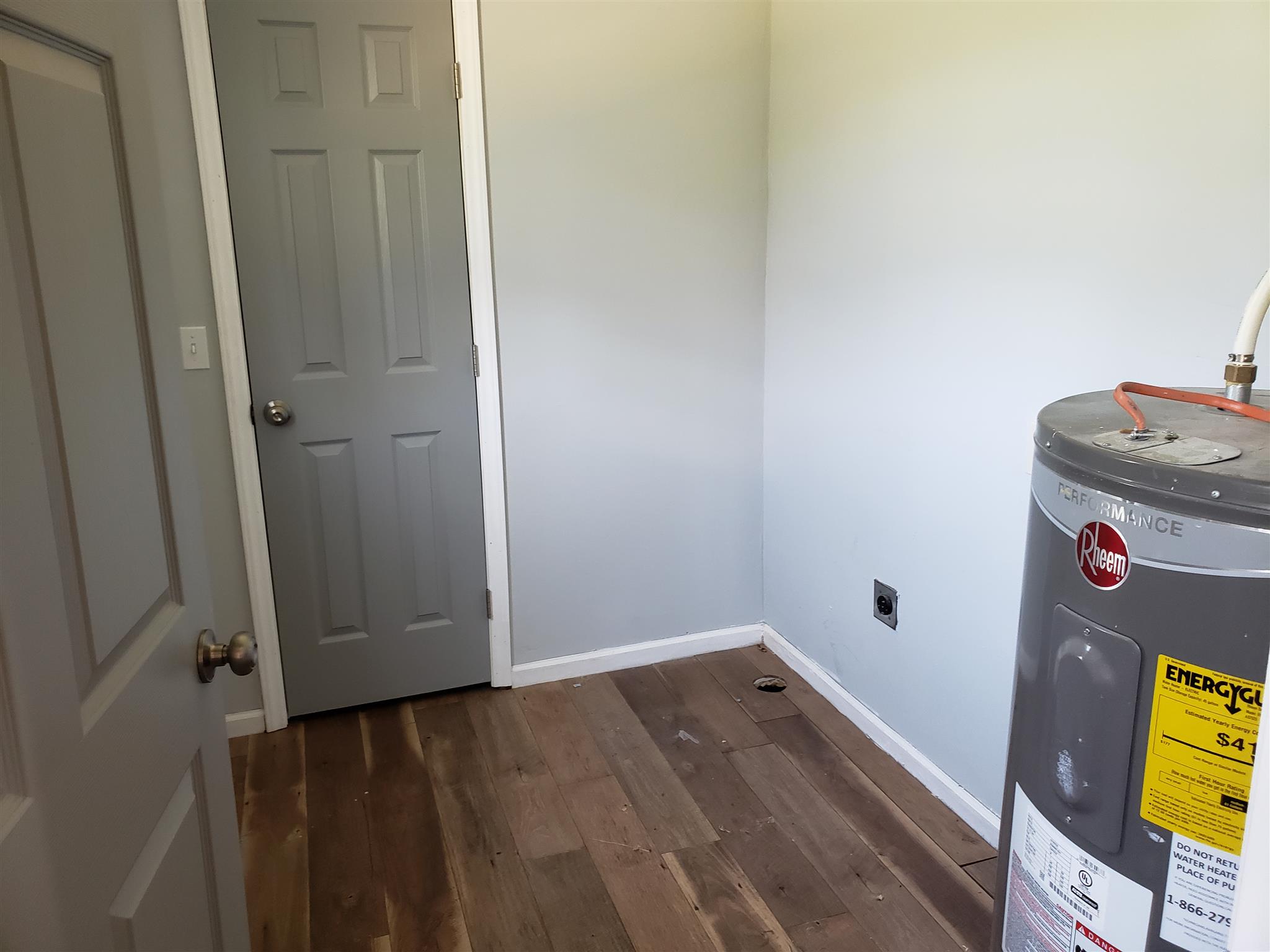 47 McAfee Road Morrison, TN 37357 - Photo 9 of 16 Laundry Room