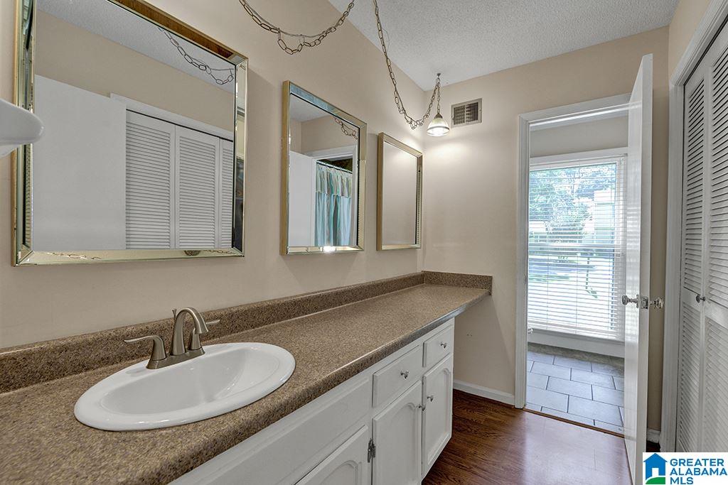 4724 Caldwell Mill Road Birmingham, AL 35243 - Photo 11 of 20