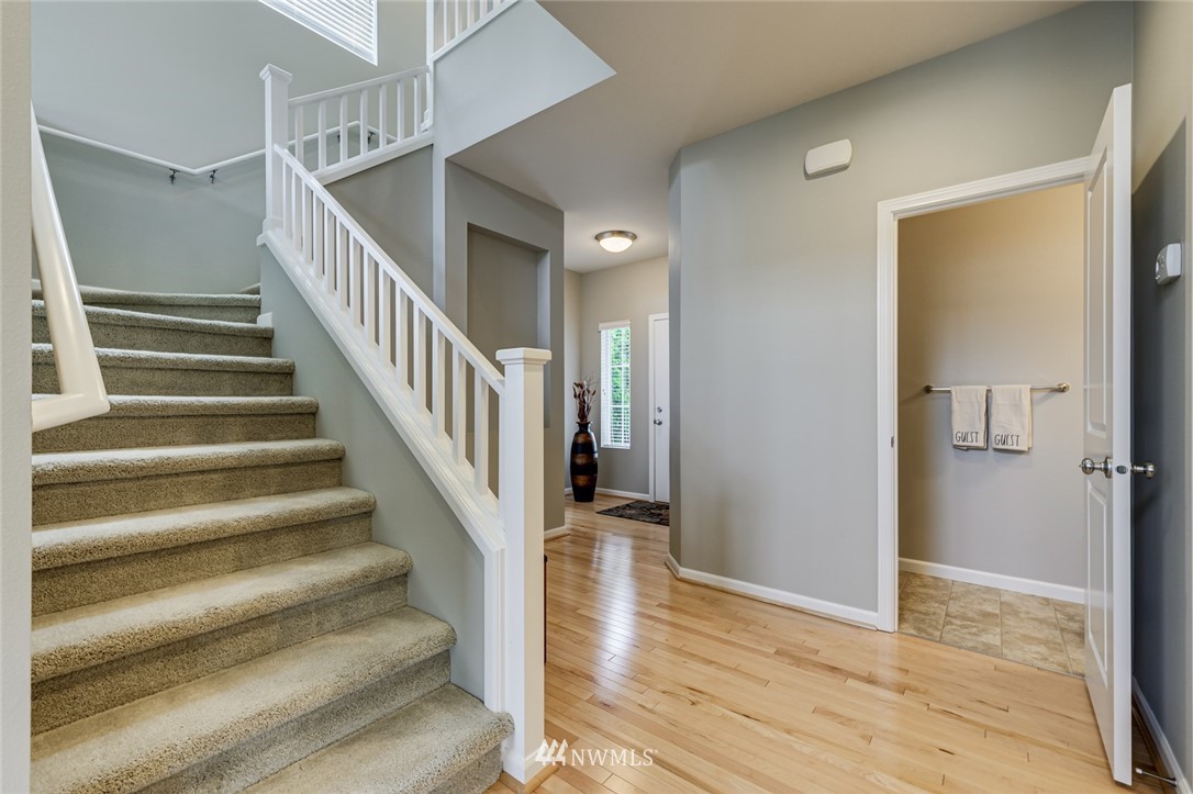 3909 178th Street Southeast Bothell, WA 98012 - Photo 6 of 37 Gallery Image 6