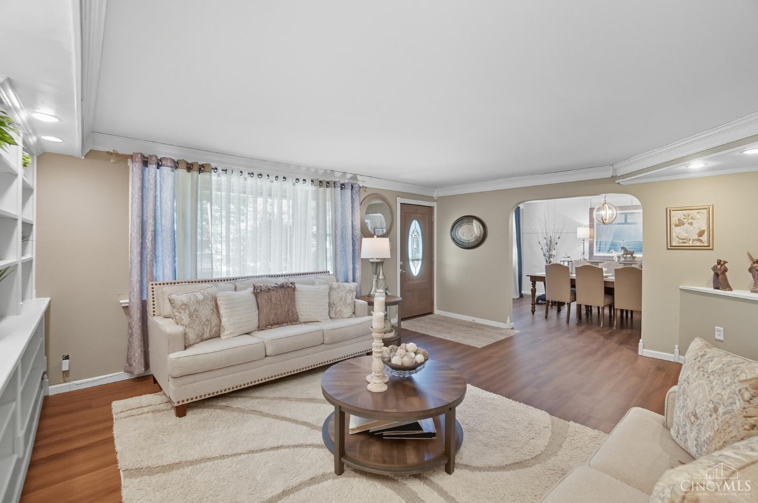 4201 Boomer Road Cincinnati, OH 45247 - Photo 6 of 43 Gallery Image 6