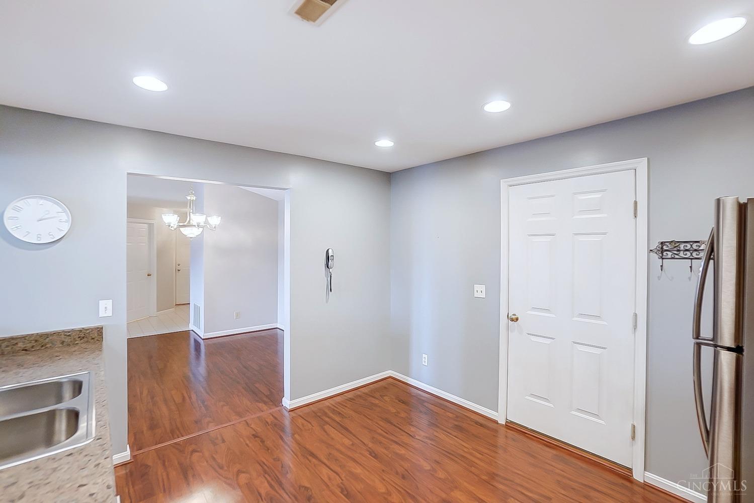 815 Neeb Road, Unit 5 Cincinnati, OH 45233 - Photo 12 of 29 Gallery Image 12
