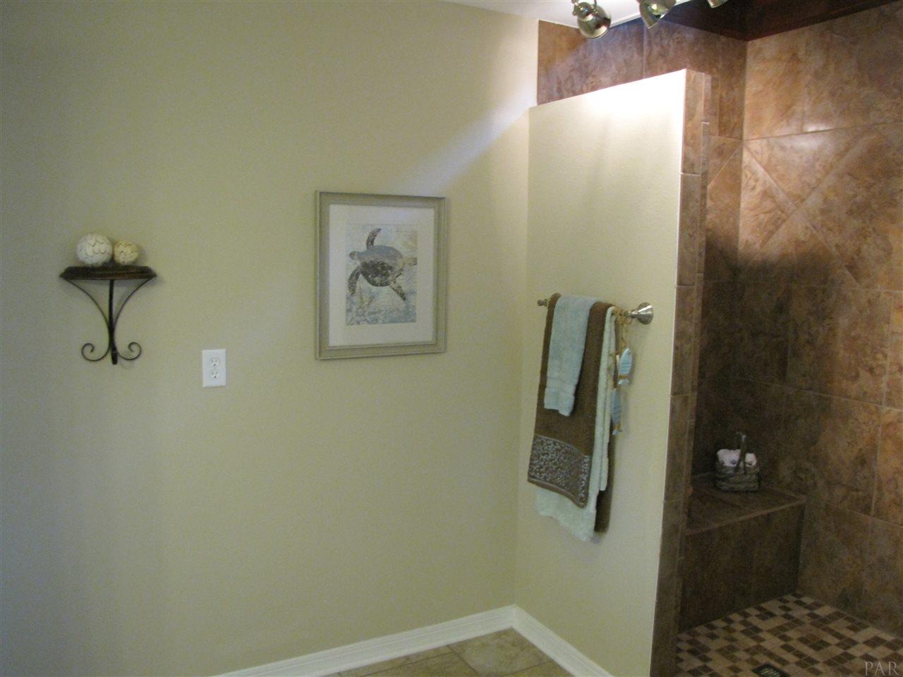 400 Riola Place Pensacola, FL 32506 - Photo 15 of 31 Gallery Image 15