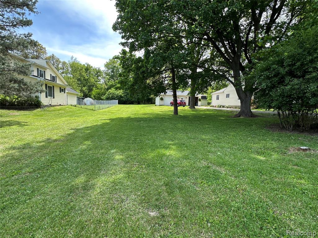 6161 East River Road Flushing, MI 48433 - Photo 10 of 63