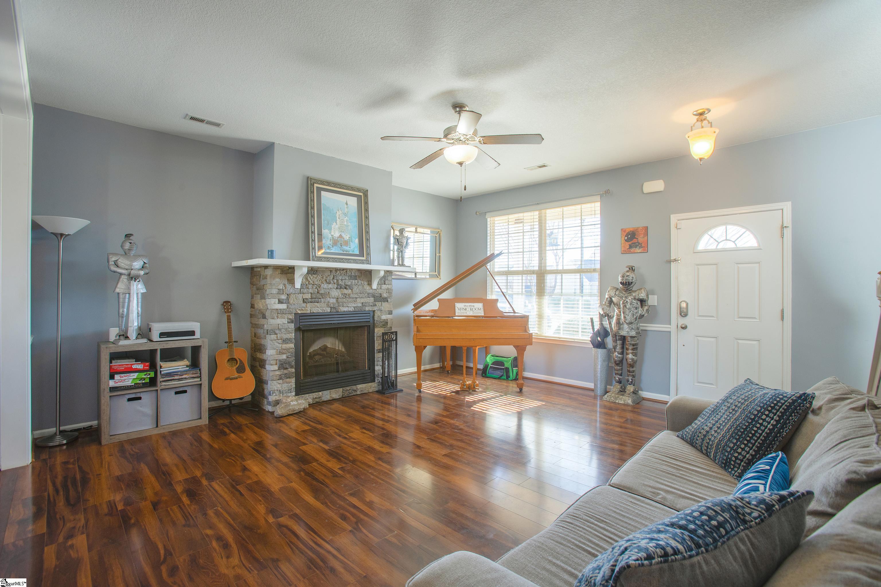 108 Bascom Court Greer, SC 29650 - Photo 6 of 37 Gallery Image 6