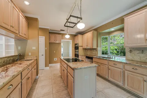 $1,100,000 | 7615 Yaupon Drive, Austin, TX 78759