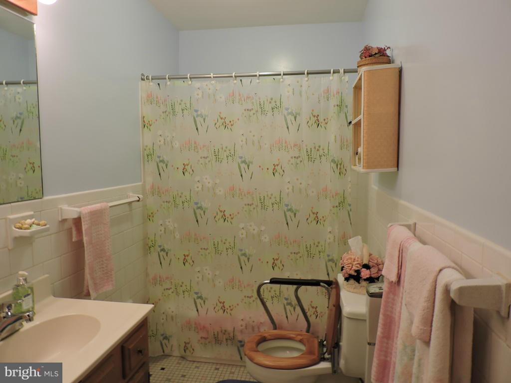 2129 Orange Road Culpeper, VA 22701 - Photo 23 of 25 Bath