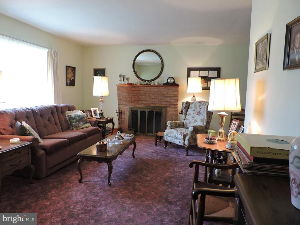 2129 Orange Road Culpeper, VA 22701 - Photo 25 of 25 Living Room