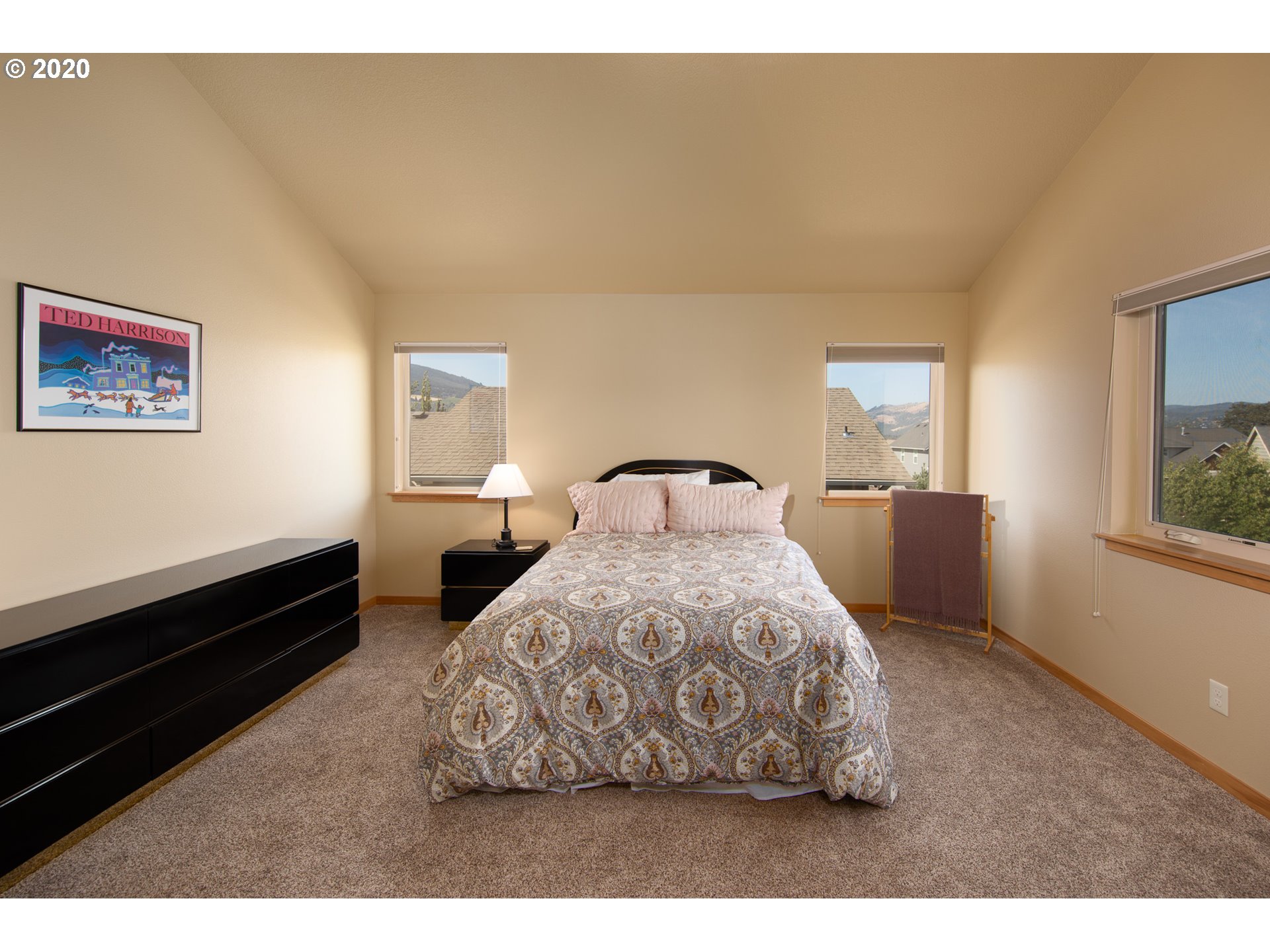 1021 Redtail Loop Hood River, OR 97031 - Photo 9 of 32