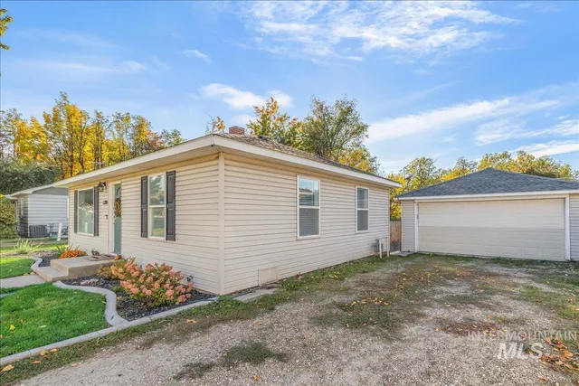 $394,000 | 1317 South Phillippi Street, Boise, ID 83705